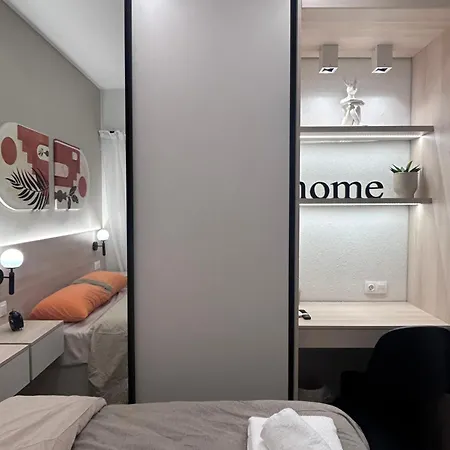 Luxury With 2 Bedrooms *