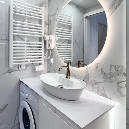 Luxury With 2 Bedrooms